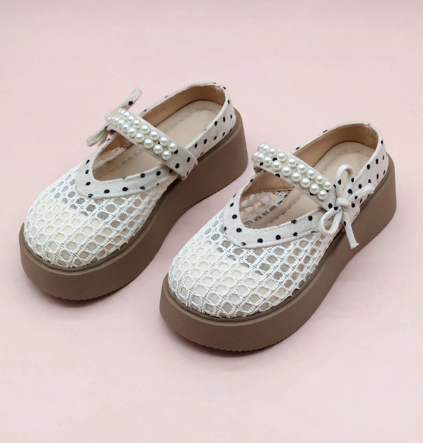 Stylish women’s casual slip-on shoes. - Image 3